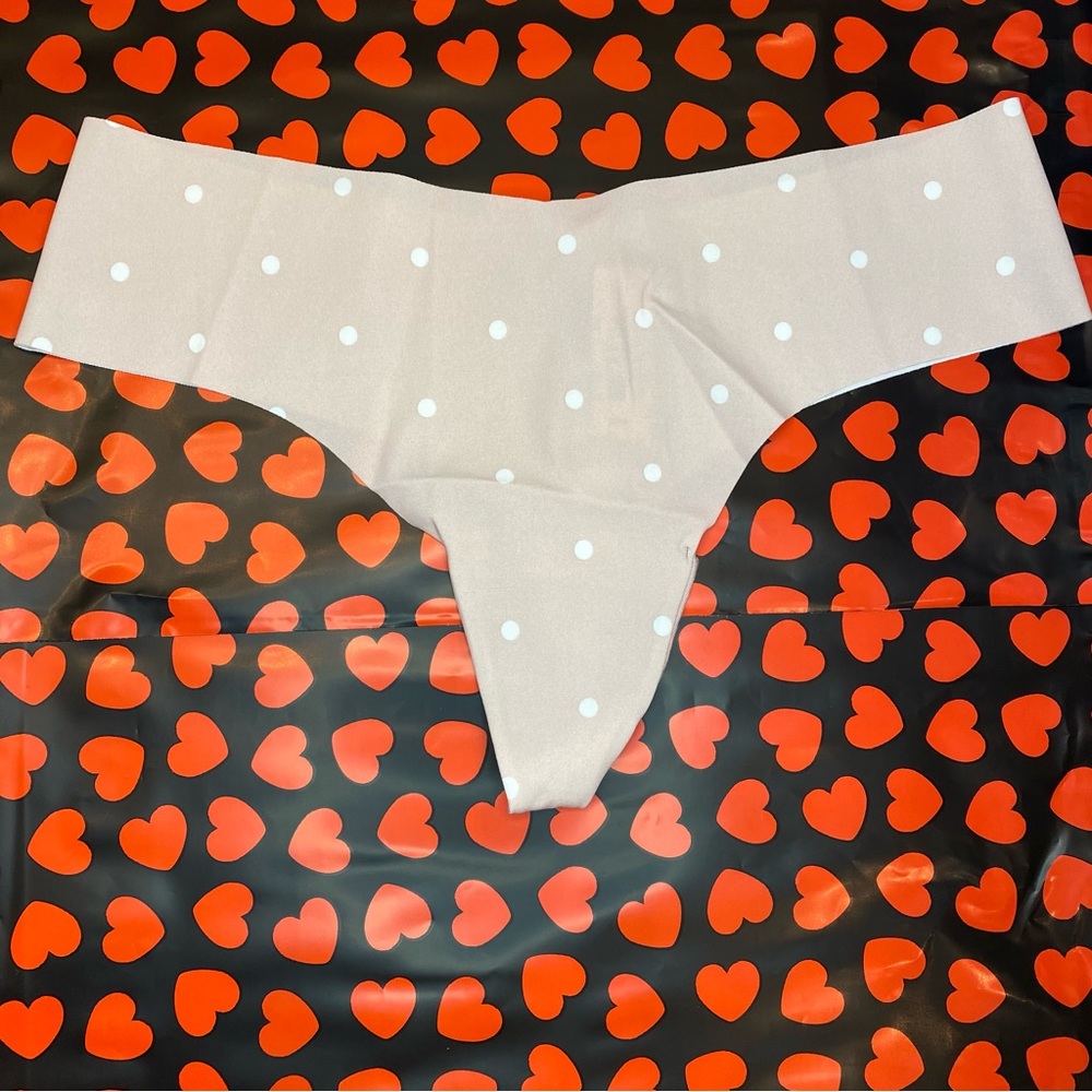 VS M Raw Cut Thong No-Show Pale Berry Polka so Cute Dots Dot NWT